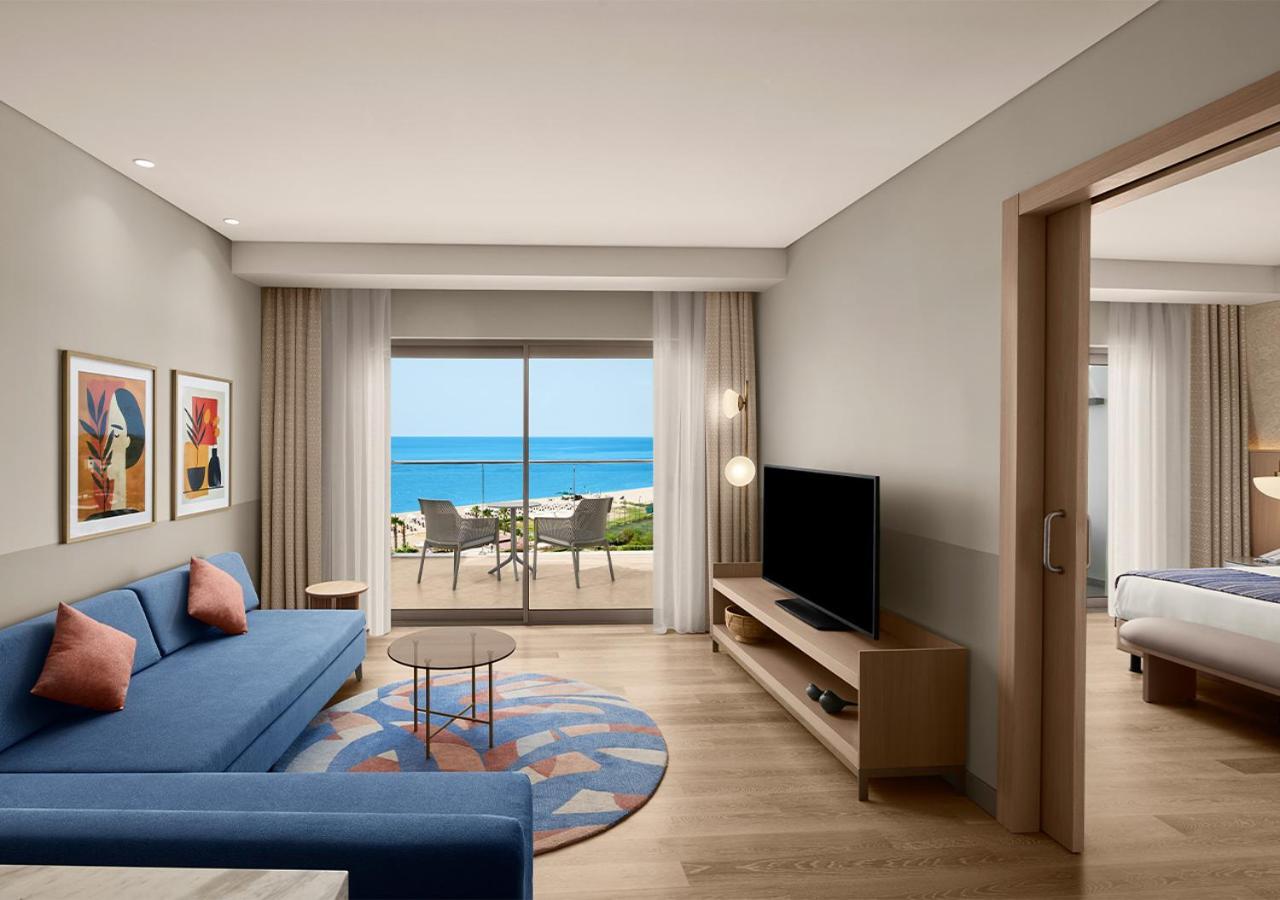 Penthouse with Jacuzzi on Terrace (Mixed Section)